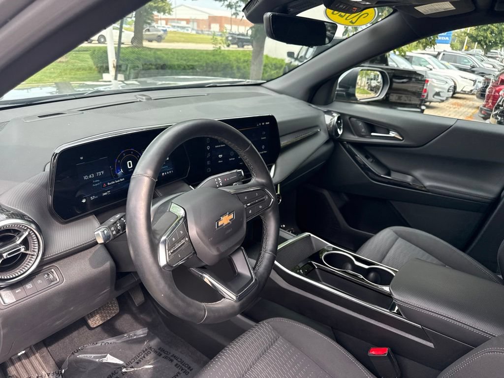 Used 2025 Chevrolet Equinox LT w/ Safety and Technology Package AWD/4WD image 15