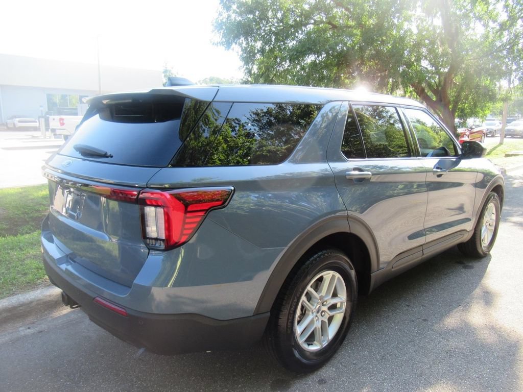 Used 2026 Ford Explorer Active RWD image 4