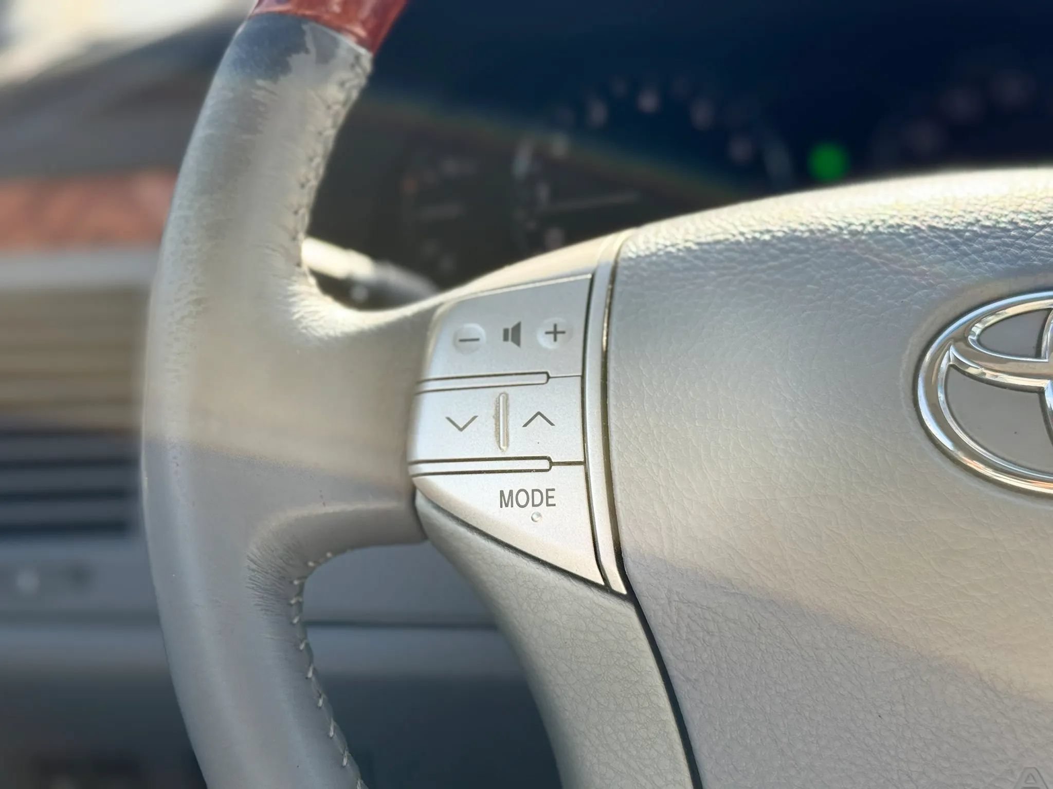 Used 2005 Toyota Avalon Limited FWD image 27