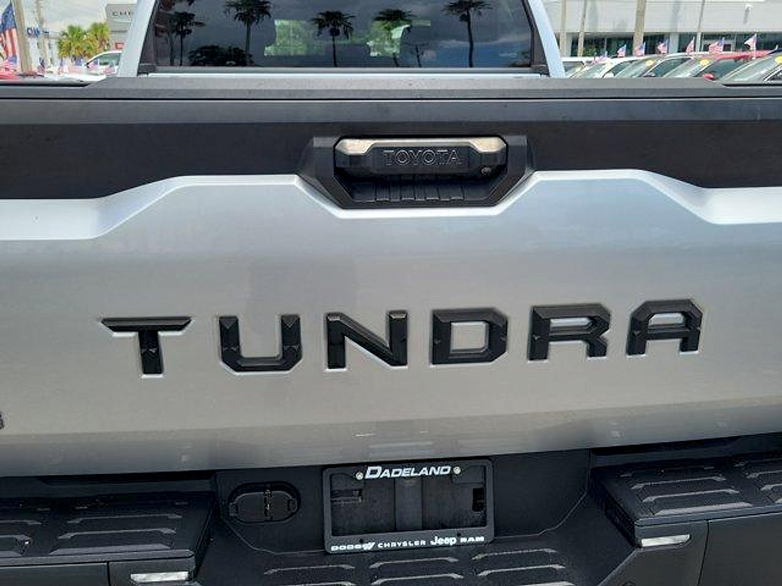 Used 2022 Toyota Tundra SR5 w/ SR5 Premium Package AWD/4WD image 9