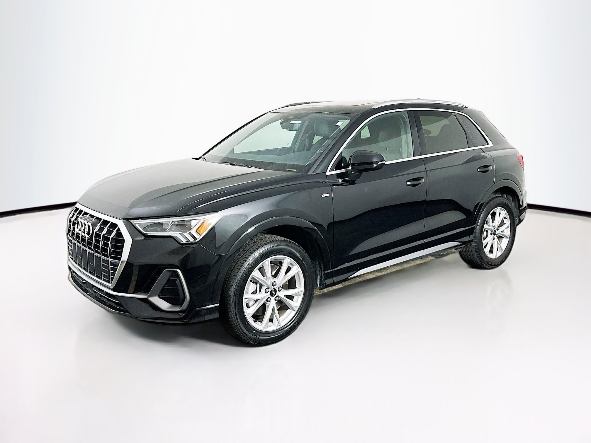 Used 2024 Audi Q3 2.0T Premium image 3