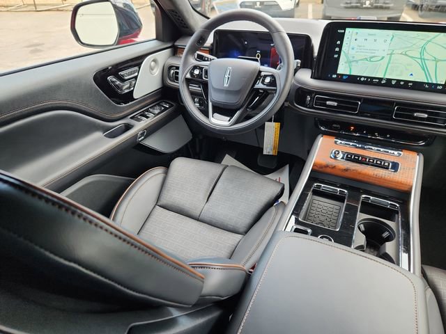 New 2025 Lincoln Aviator Black Label w/ Jet Appearance Package image 10