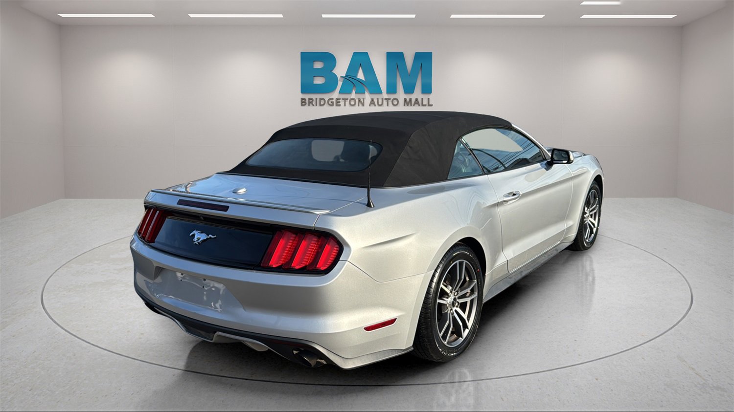 Used 2016 Ford Mustang Premium image 7