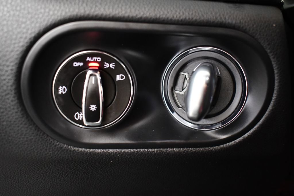 Used 2016 Porsche Macan S w/ Premium Package Plus image 28