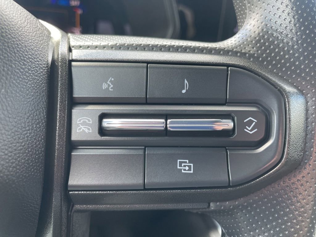 Used 2023 Chevrolet Colorado Trail Boss w/ Technology Package AWD/4WD image 15