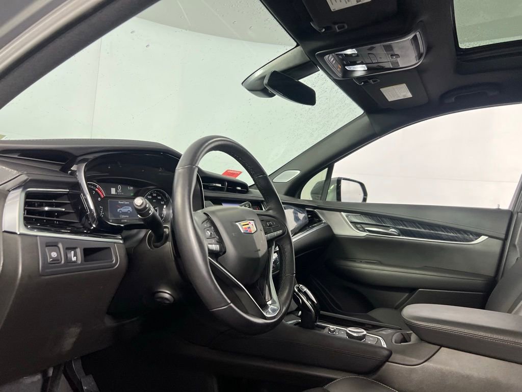 Used 2025 Cadillac XT6 Premium Luxury image 21