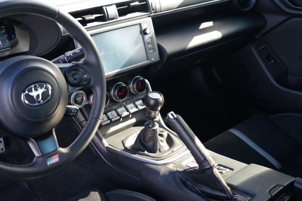 Used 2025 Toyota GR86 Premium w/ Performance Package RWD image 15