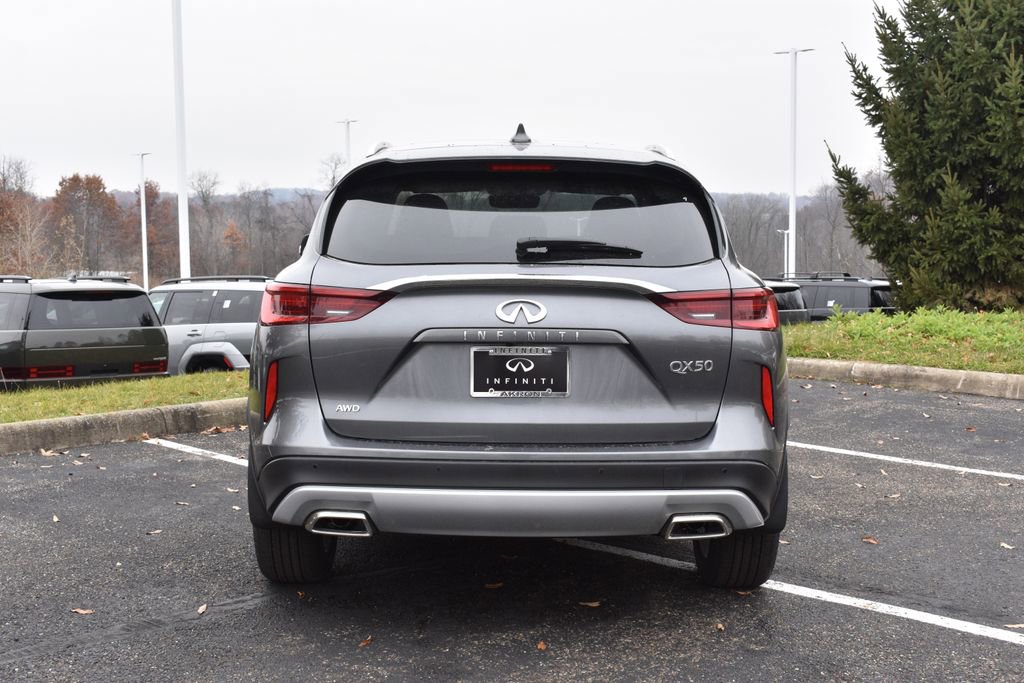 New 2025 INFINITI QX50 Luxe image 4