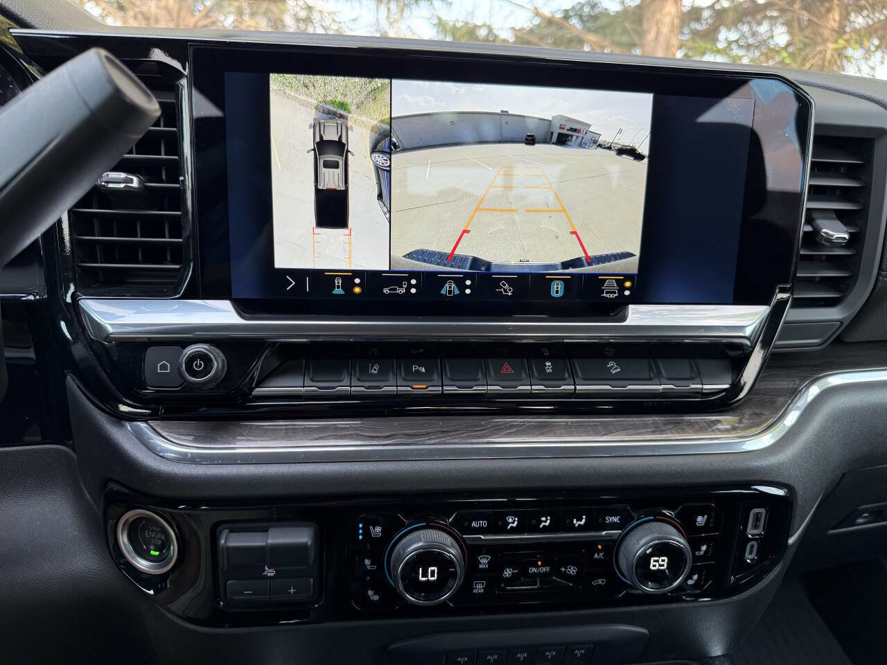 Used 2024 Chevrolet Silverado 2500 LTZ w/ LTZ Premium Package image 12