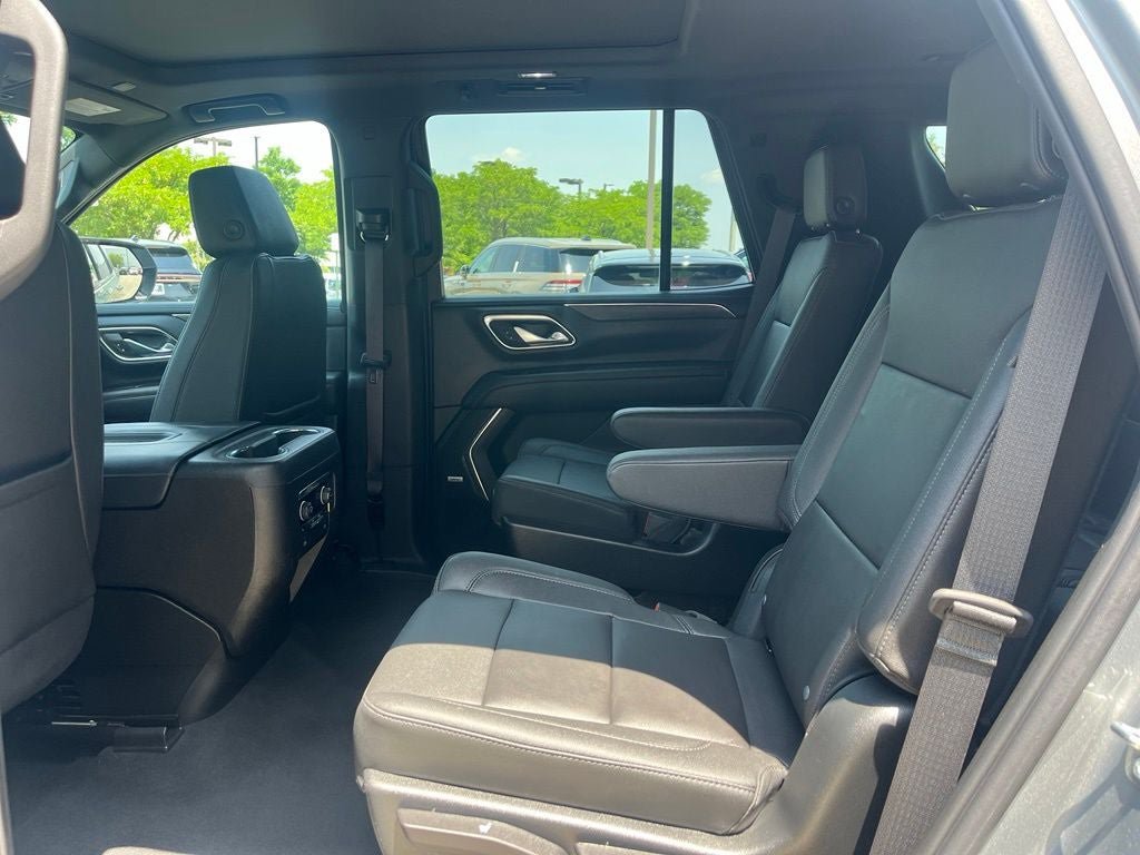 Used 2023 Chevrolet Tahoe Z71 w/ Luxury Package AWD/4WD image 13