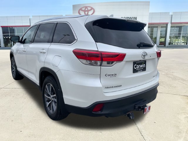 Used 2019 Toyota Highlander XLE AWD/4WD image 3