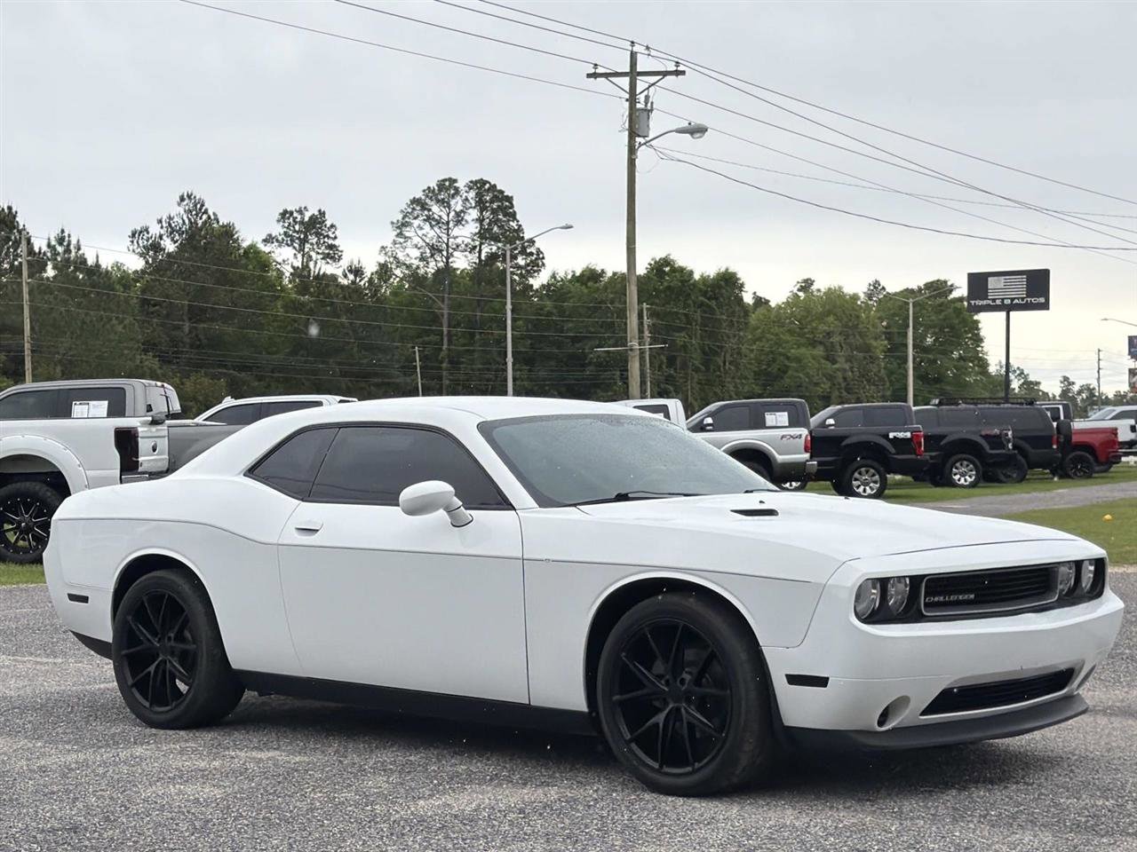 Used 2014 Dodge Challenger SXT image 8