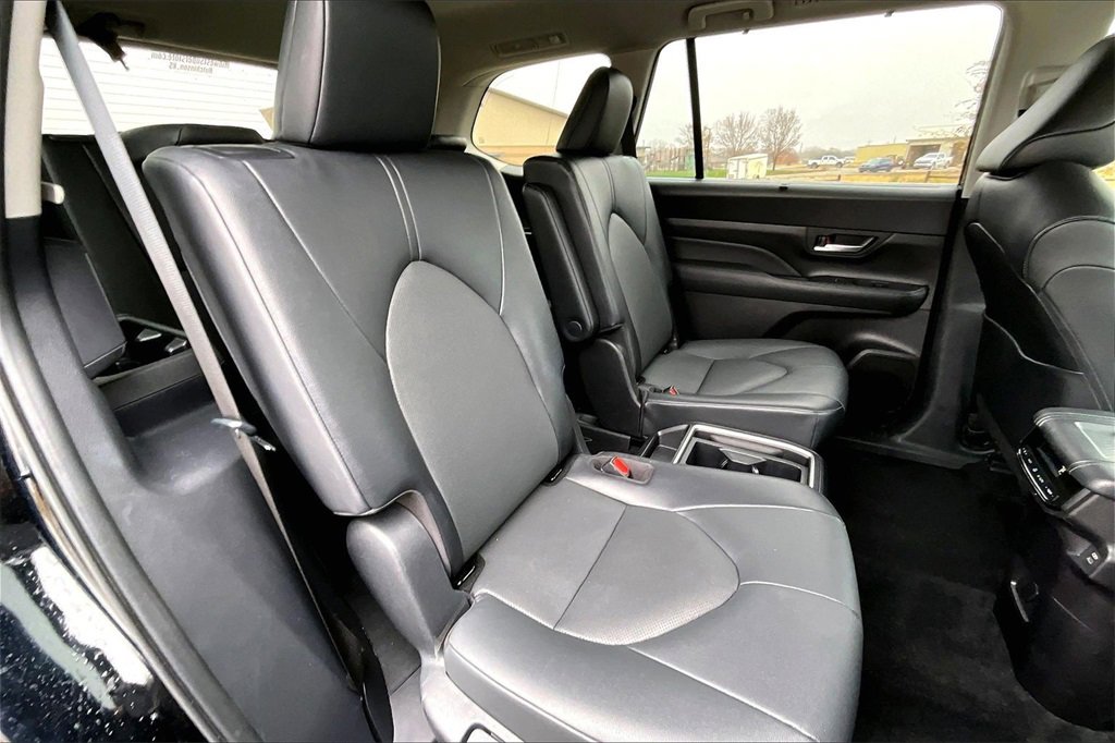 Used 2025 Toyota Grand Highlander XLE image 22