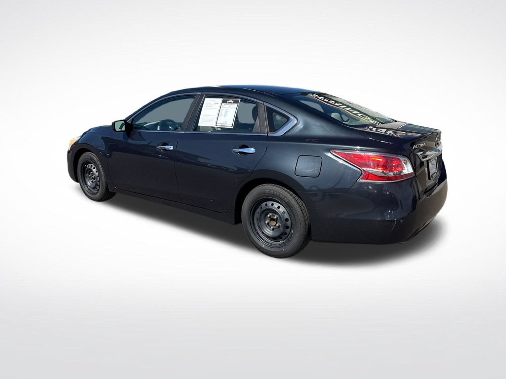 Used 2015 Nissan Altima 2.5 S FWD image 3