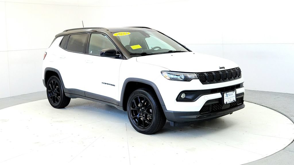 Used 2023 Jeep Compass Latitude w/ Sun and Sound Group AWD/4WD image 7