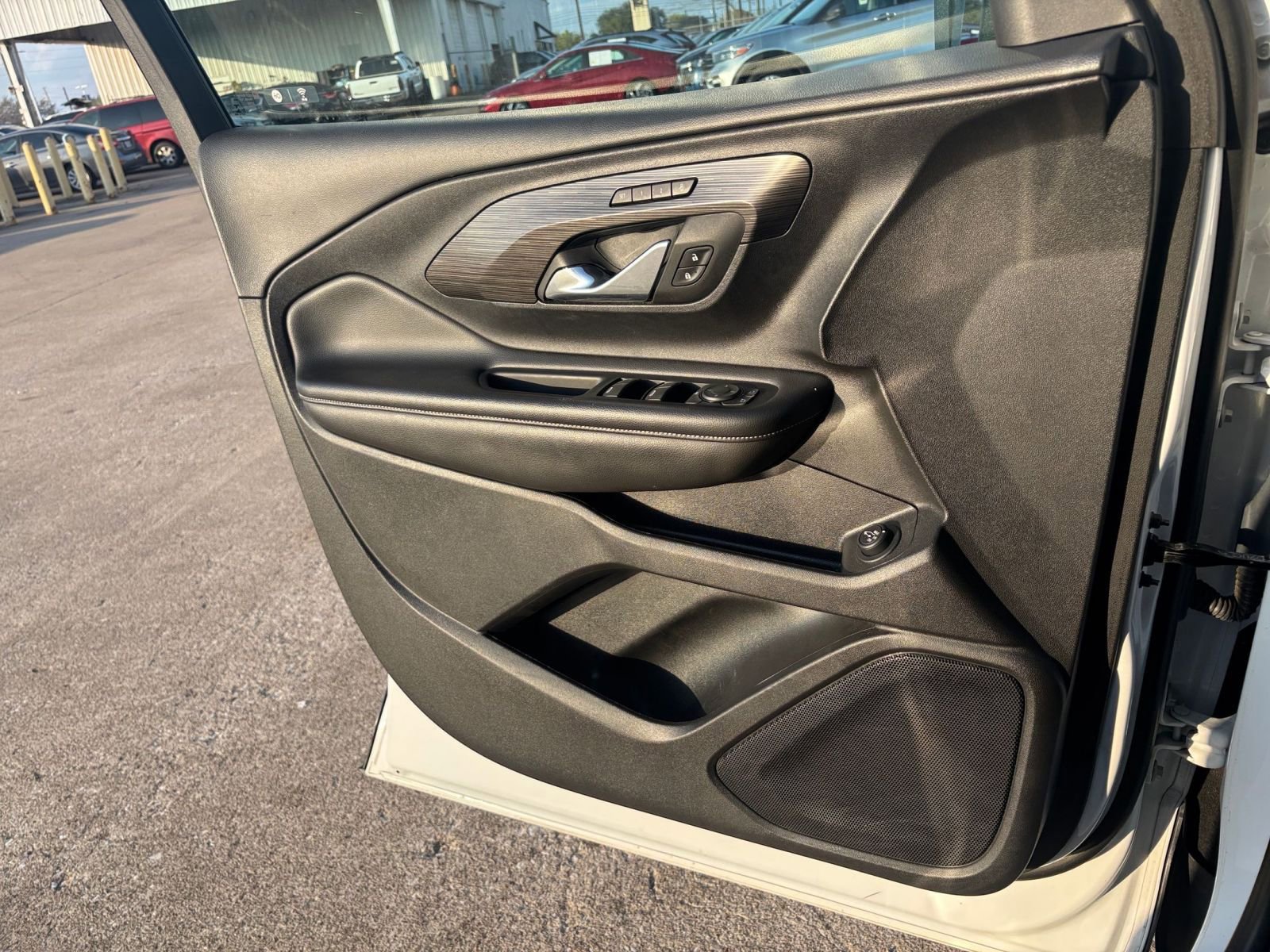 Used 2023 GMC Terrain SLT image 20