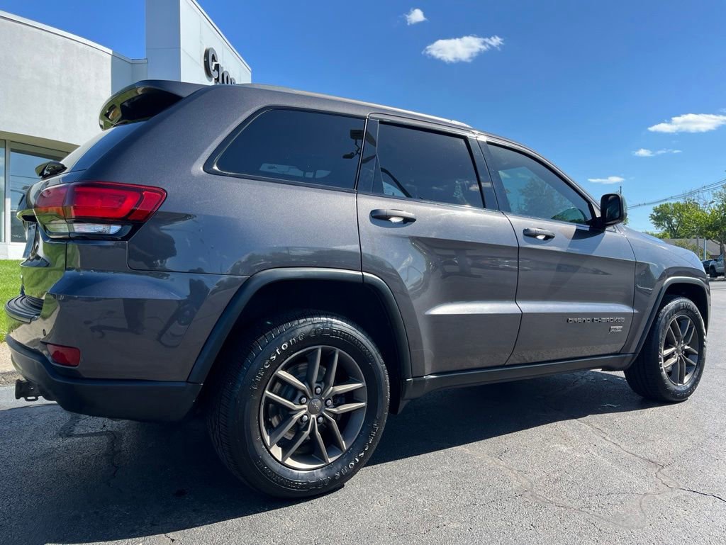 Used 2016 Jeep Grand Cherokee Laredo 75th Anniversary AWD/4WD image 41