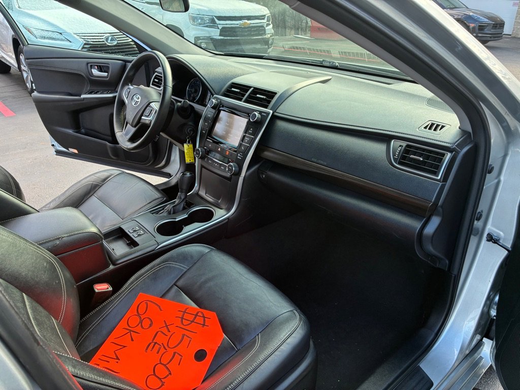 Used 2016 Toyota Camry XLE image 35