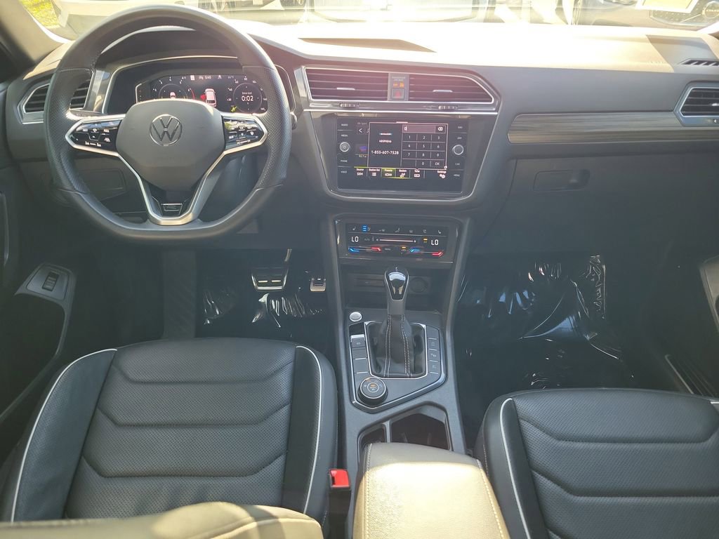Used 2023 Volkswagen Tiguan SEL R-Line image 18