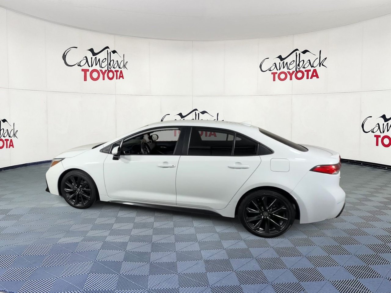 Used 2024 Toyota Corolla SE FWD image 8