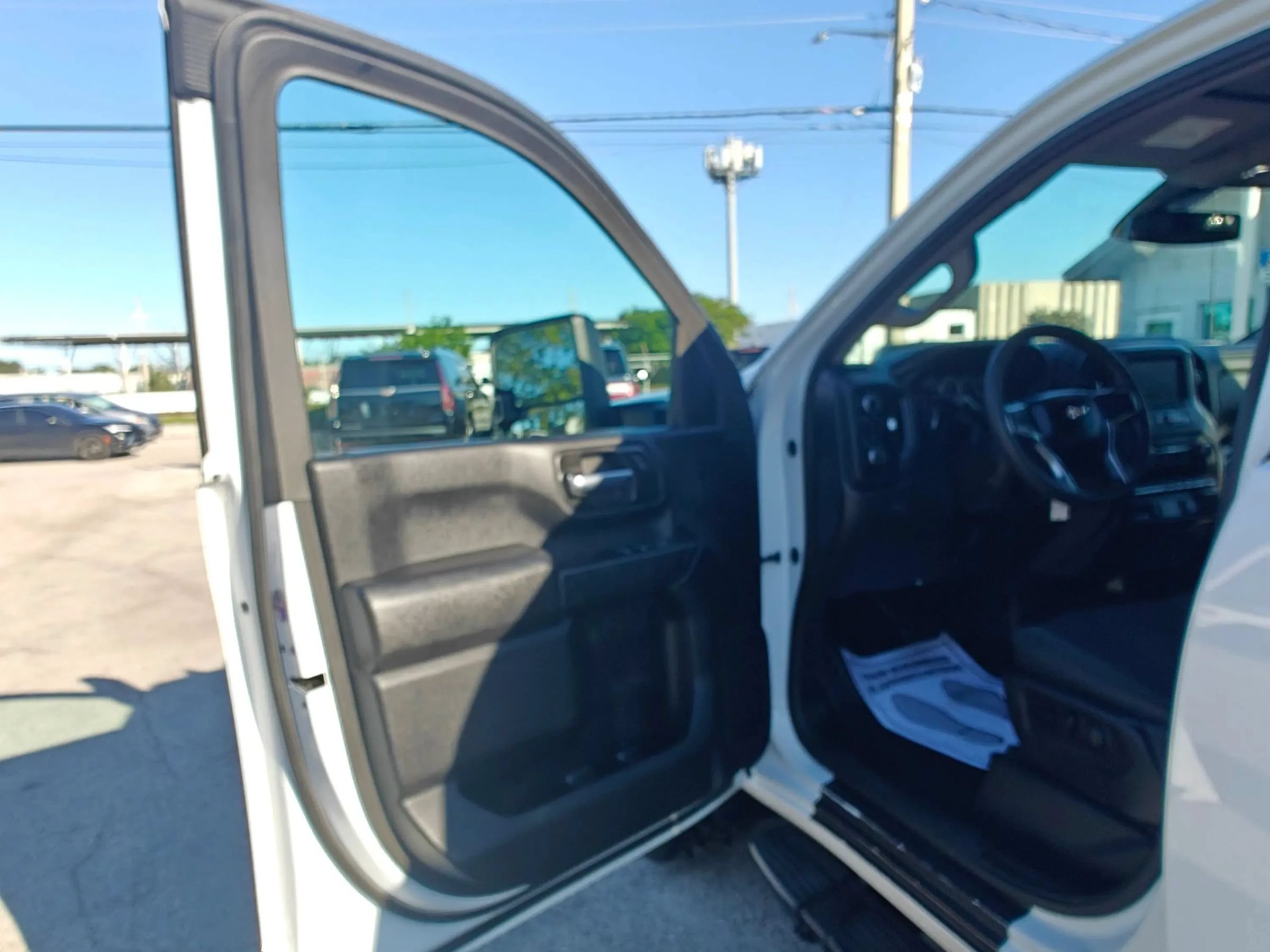 Used 2022 Chevrolet Silverado 2500 Custom w/ Custom Value Package AWD/4WD image 8