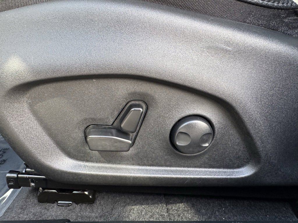 Used 2024 Jeep Compass Limited w/ High Altitude Package image 17