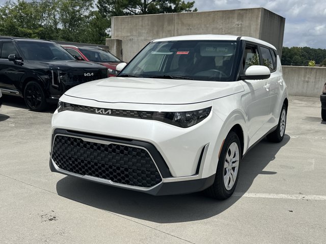 Certified 2023 Kia Soul LX FWD image 2