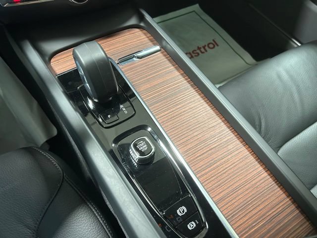 Certified 2025 Volvo V60 B5 Cross Country Plus AWD/4WD image 20