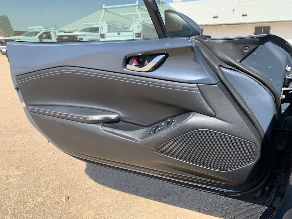 Used 2021 MAZDA MX-5 Miata Grand Touring RWD image 18
