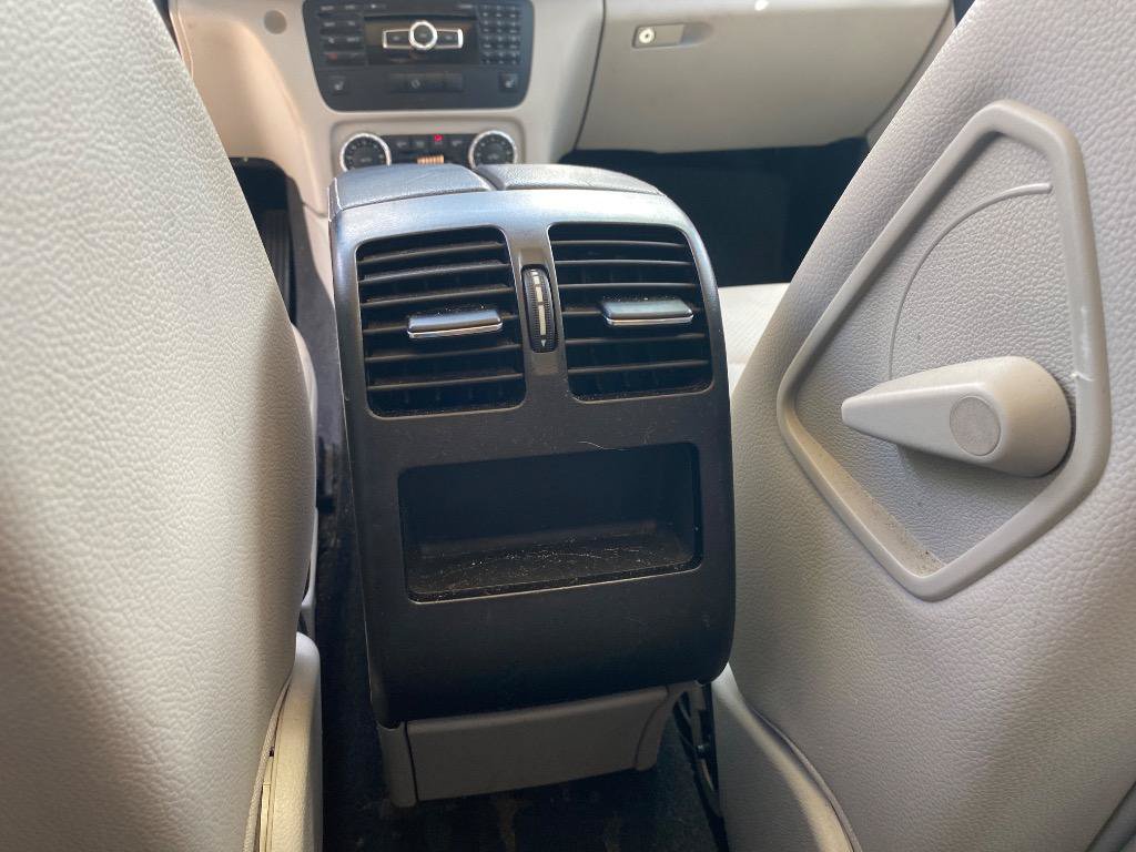 Used 2013 Mercedes-Benz GLK 250 BlueTEC 4MATIC image 37