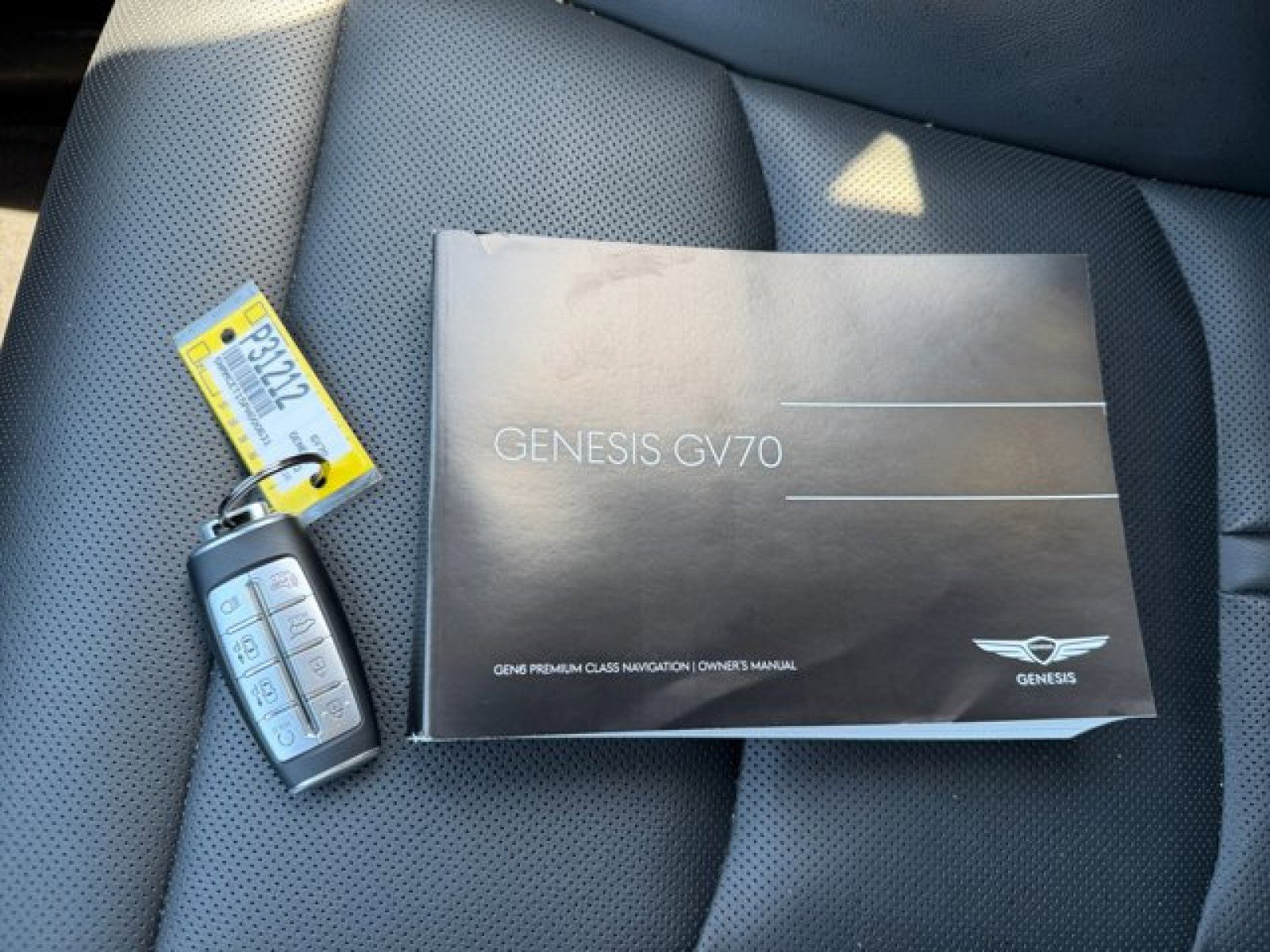 Used 2023 Genesis Electrified GV70 AWD/4WD image 21