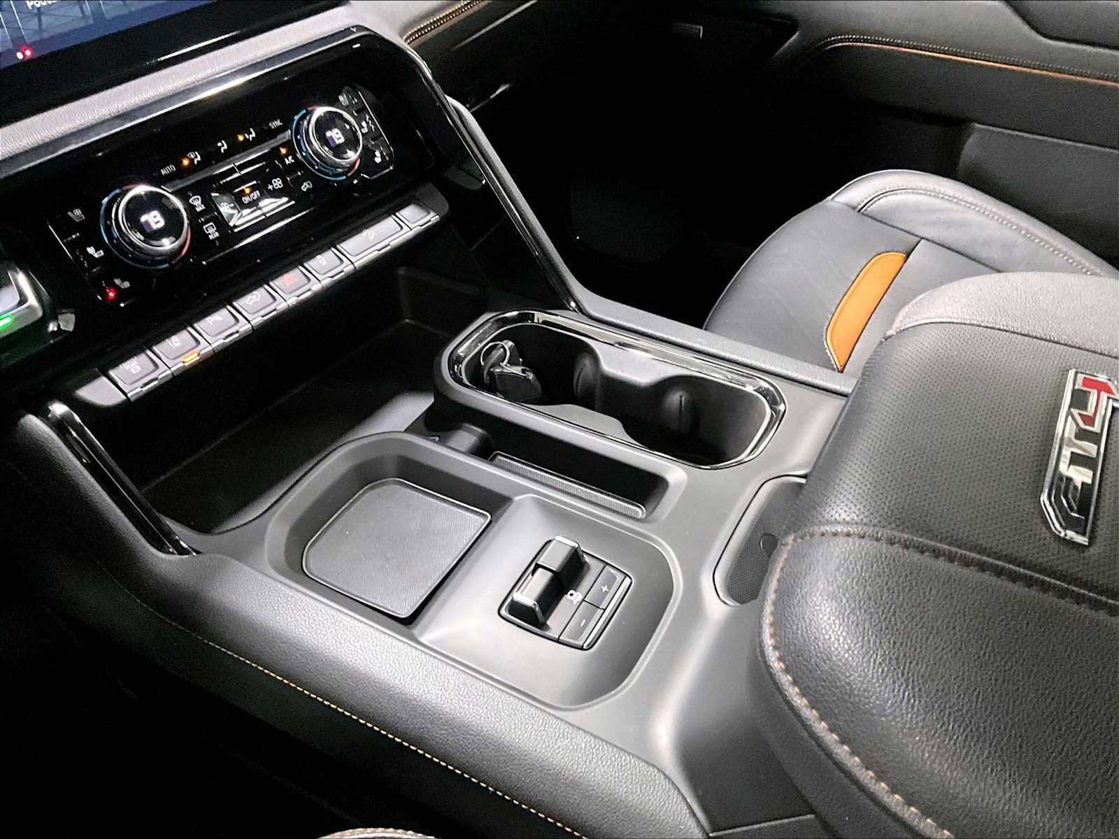 Used 2024 GMC Sierra 2500 AT4 w/ AT4 Premium Plus Package image 17