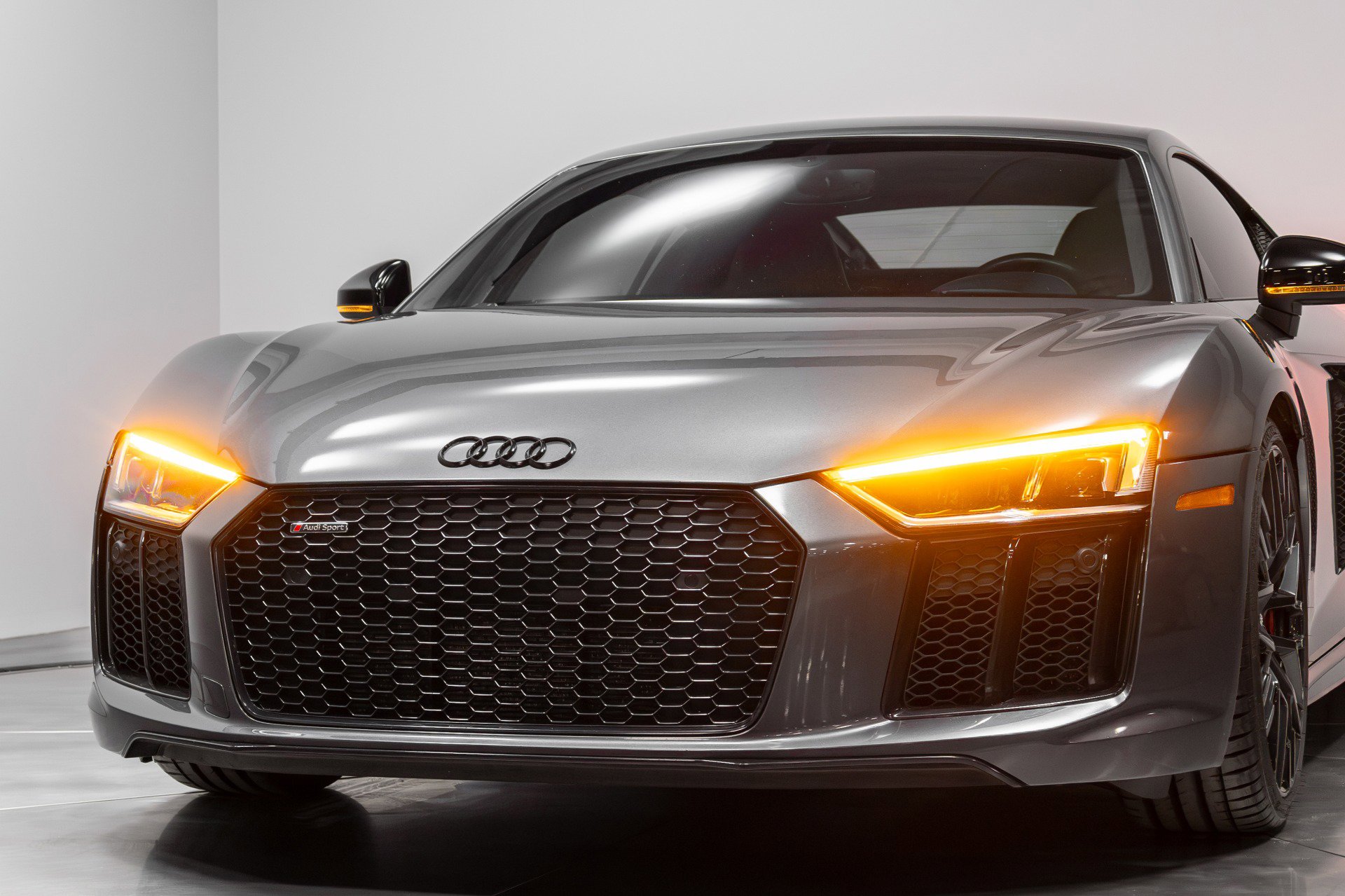 Used 2018 Audi R8 V10 w/ Premium Package image 76