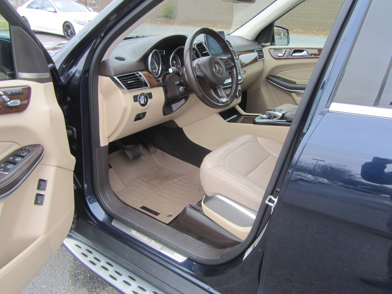 Used 2018 Mercedes-Benz GLS 550 4MATIC w/ Driver Assistance Package image 17