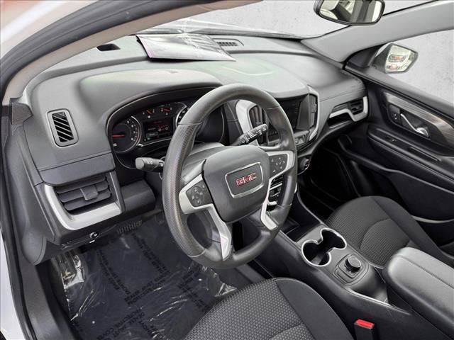 Used 2024 GMC Terrain SLE image 11