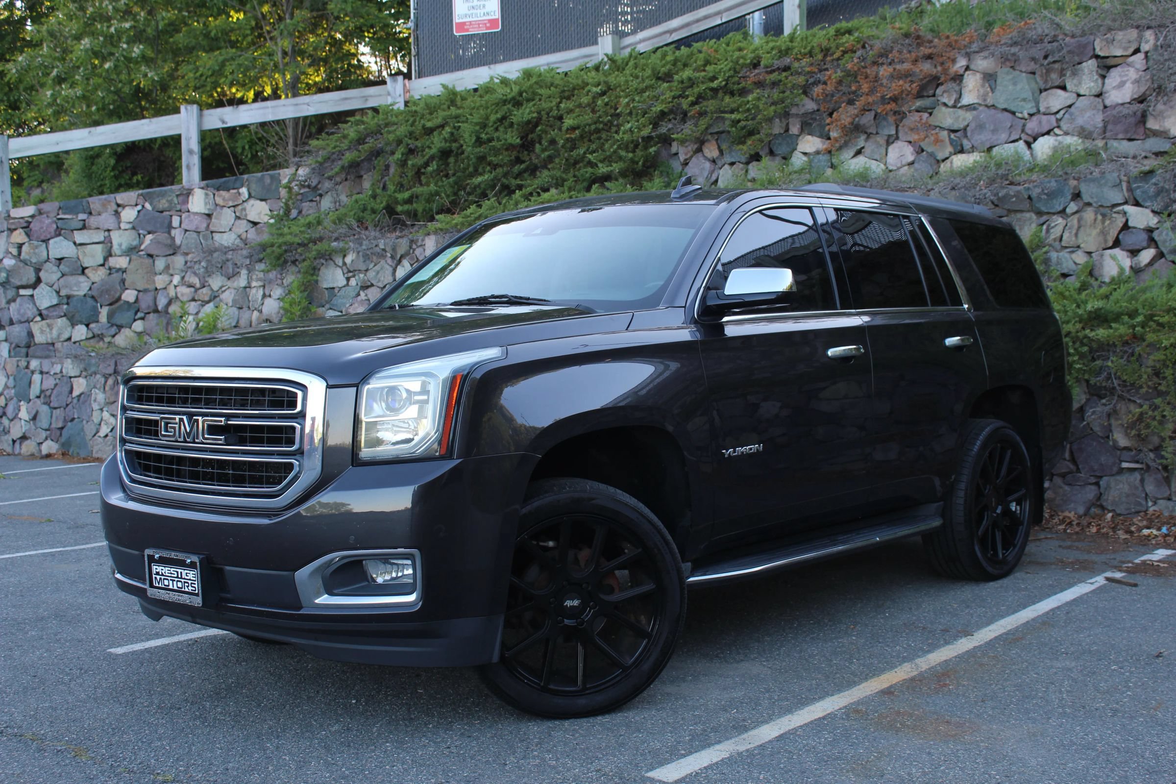 Used 2016 GMC Yukon SLT w/ Open Road Package AWD/4WD image 2