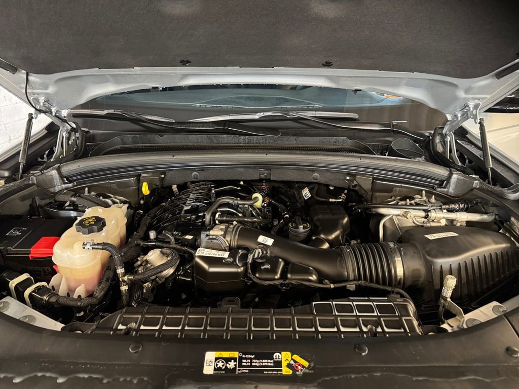 Used 2023 Jeep Grand Cherokee Altitude image 27