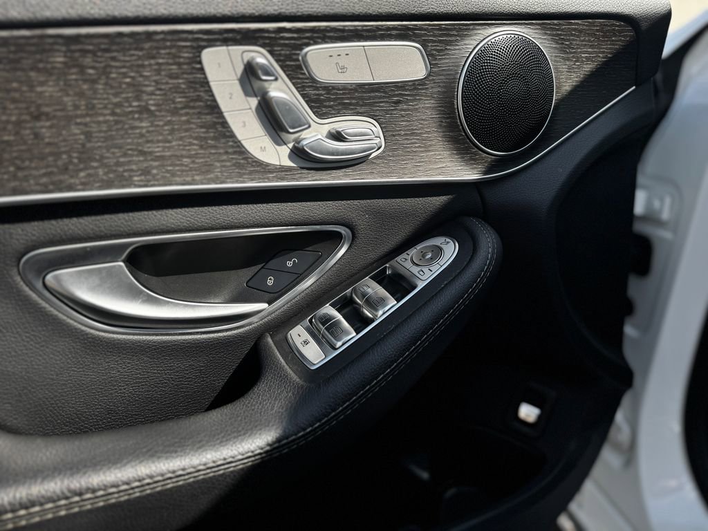 Used 2020 Mercedes-Benz C 300 4MATIC Sedan image 11