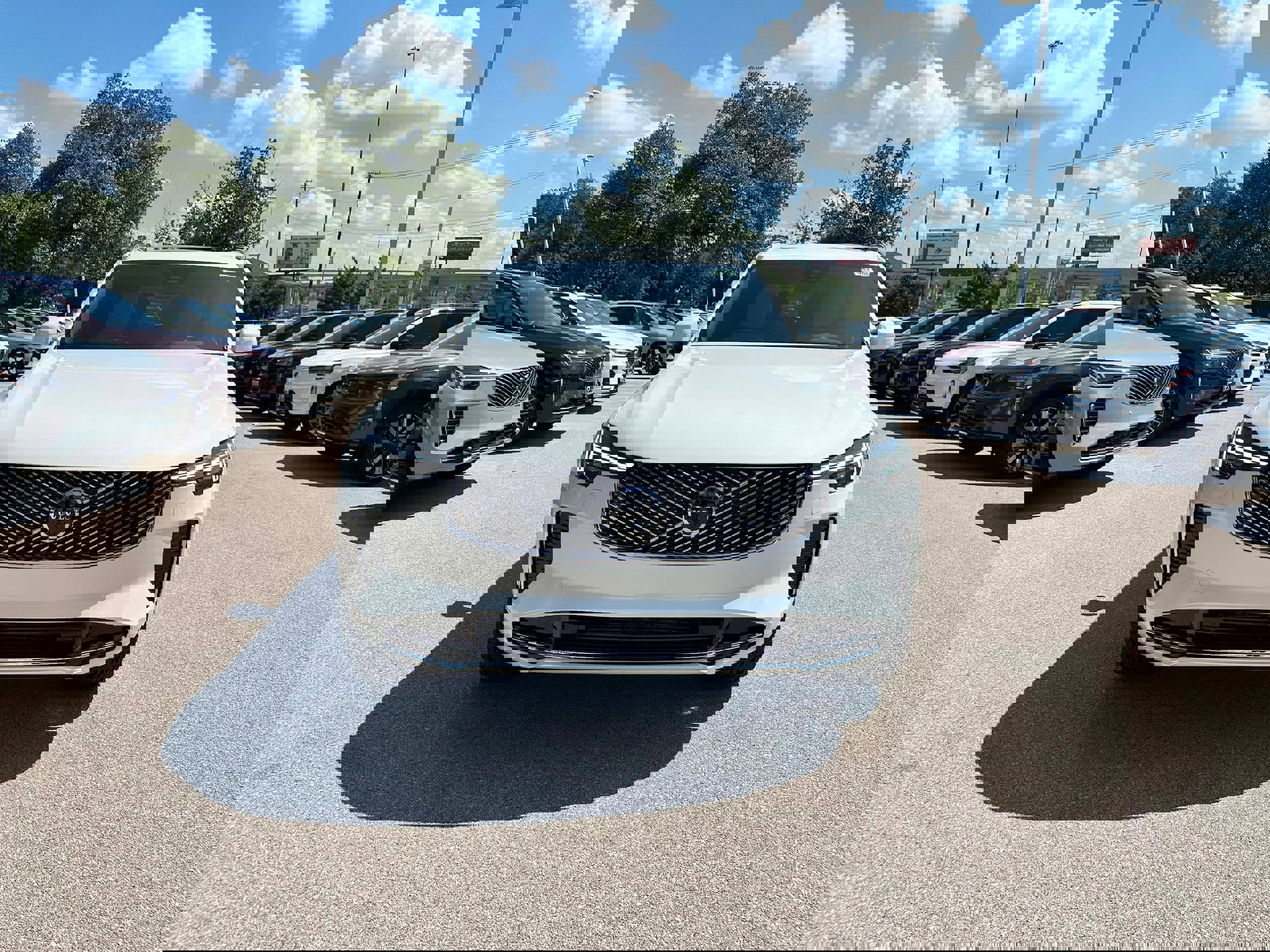 New 2026 Volvo XC90 B6 Plus w/ Protection Package Premier image 9