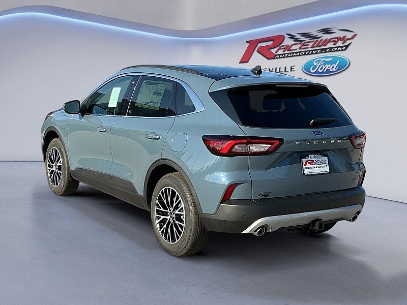 New 2026 Ford Escape SE w/ Class II Trailer Tow Package FWD image 2