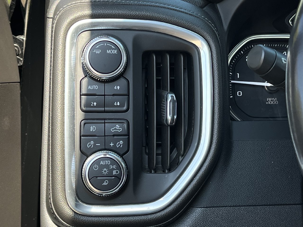 Used 2022 GMC Sierra 1500 Denali w/ Denali Premium Package AWD/4WD image 20