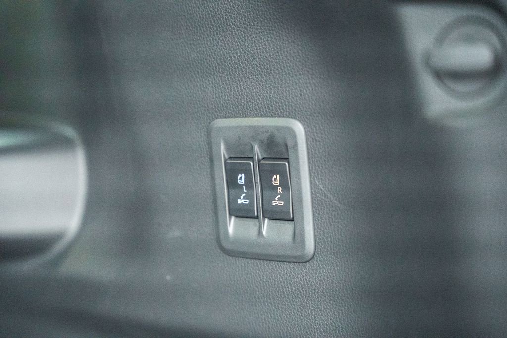 Used 2025 Lexus GX 550 w/ Cold Area Package image 11