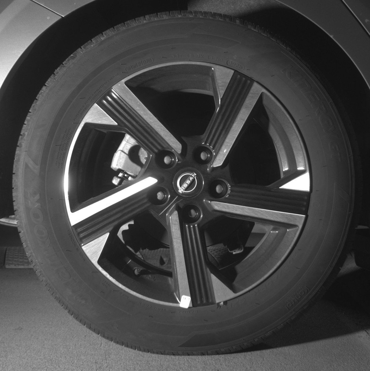 Used 2025 Nissan Sentra SV FWD image 15