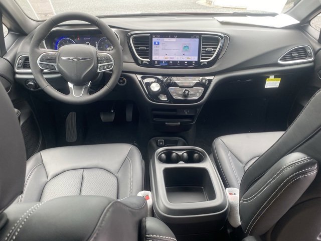 New 2026 Chrysler Voyager LX image 34