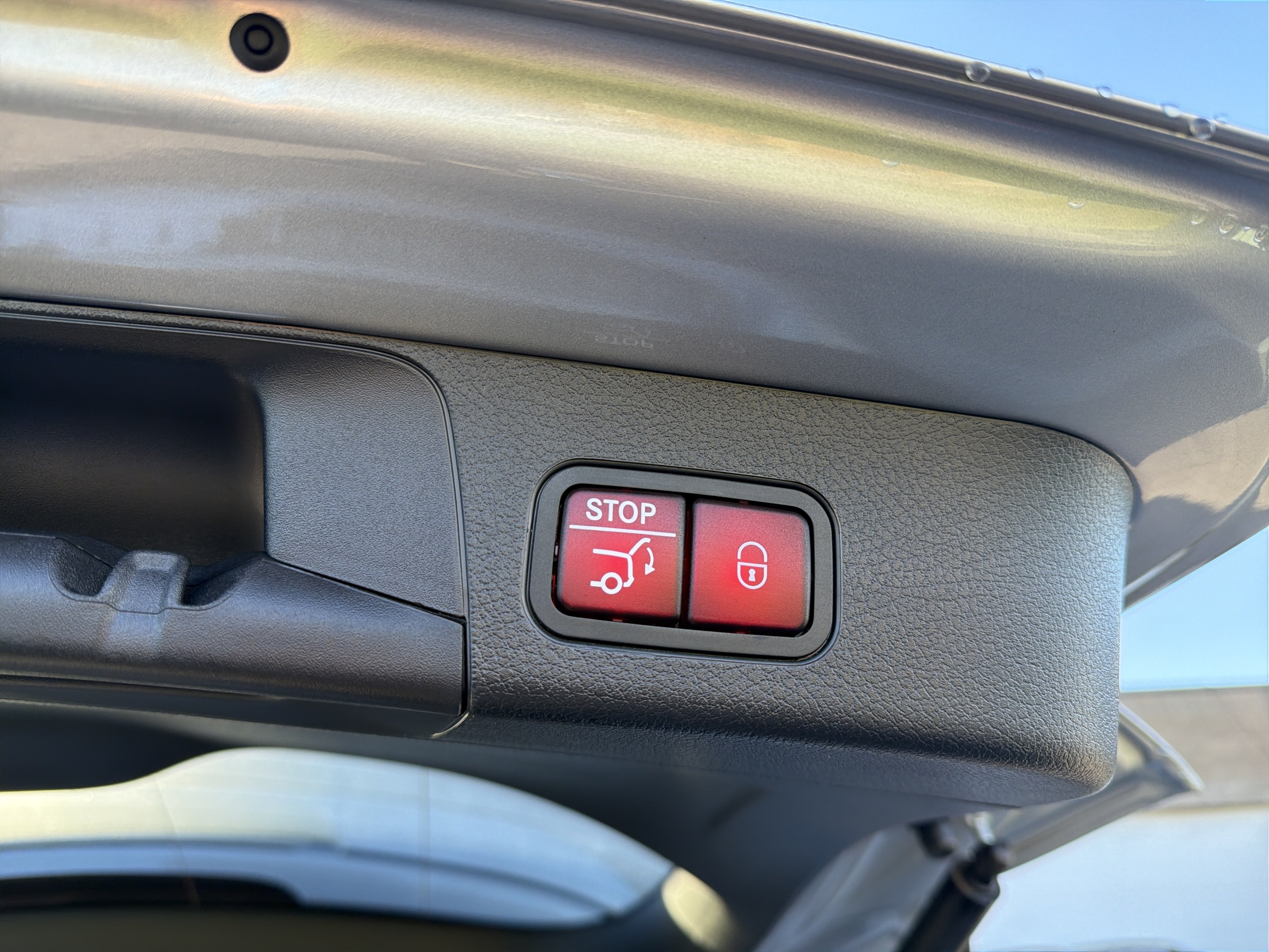 Certified 2025 Mercedes-Benz GLB 250 4MATIC image 29