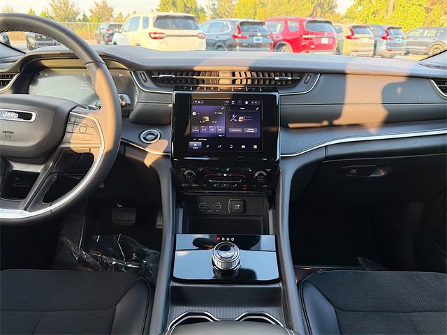 Used 2024 Jeep Grand Cherokee L Altitude image 19