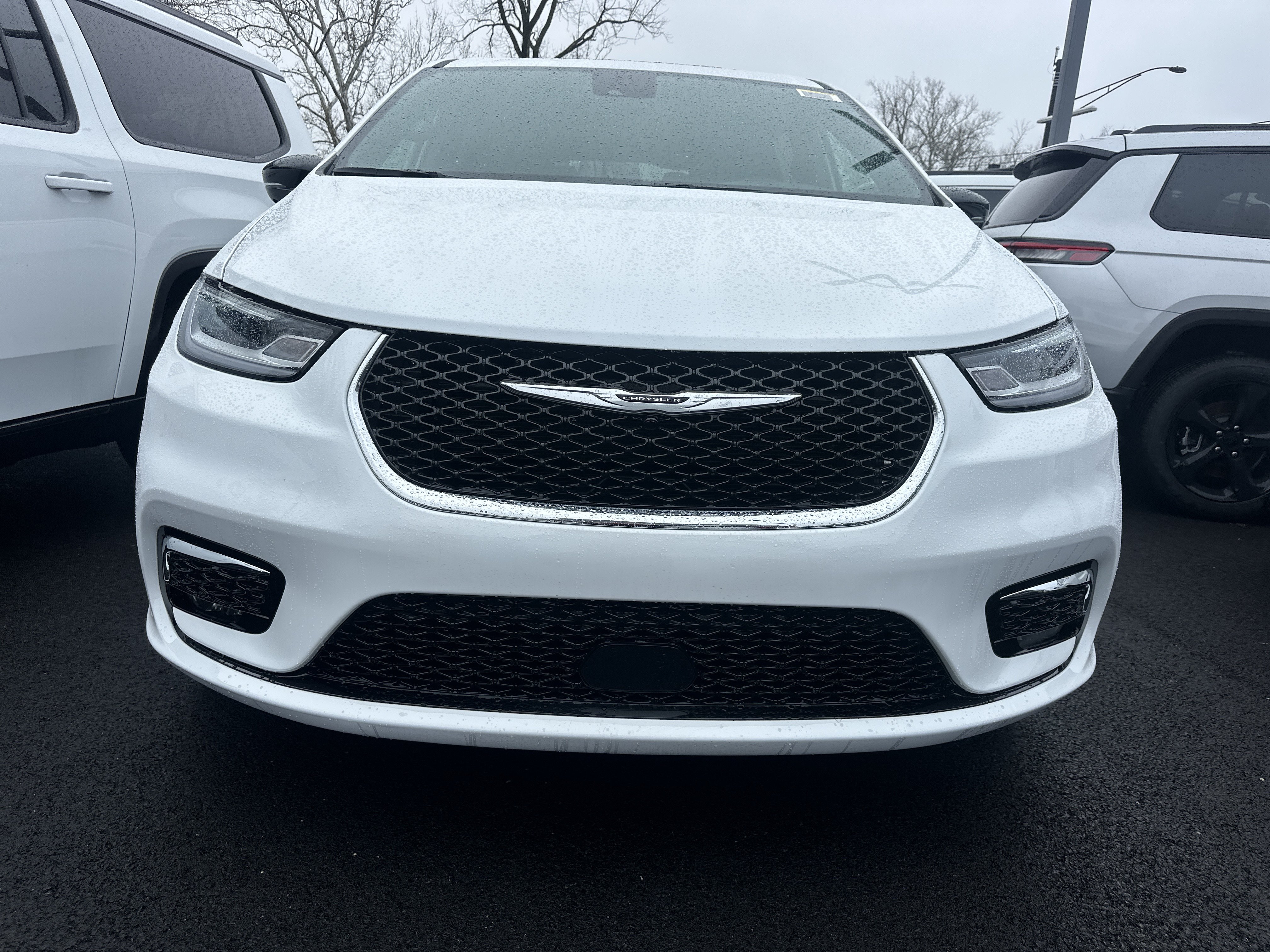 New 2026 Chrysler Pacifica Select AWD/4WD image 19