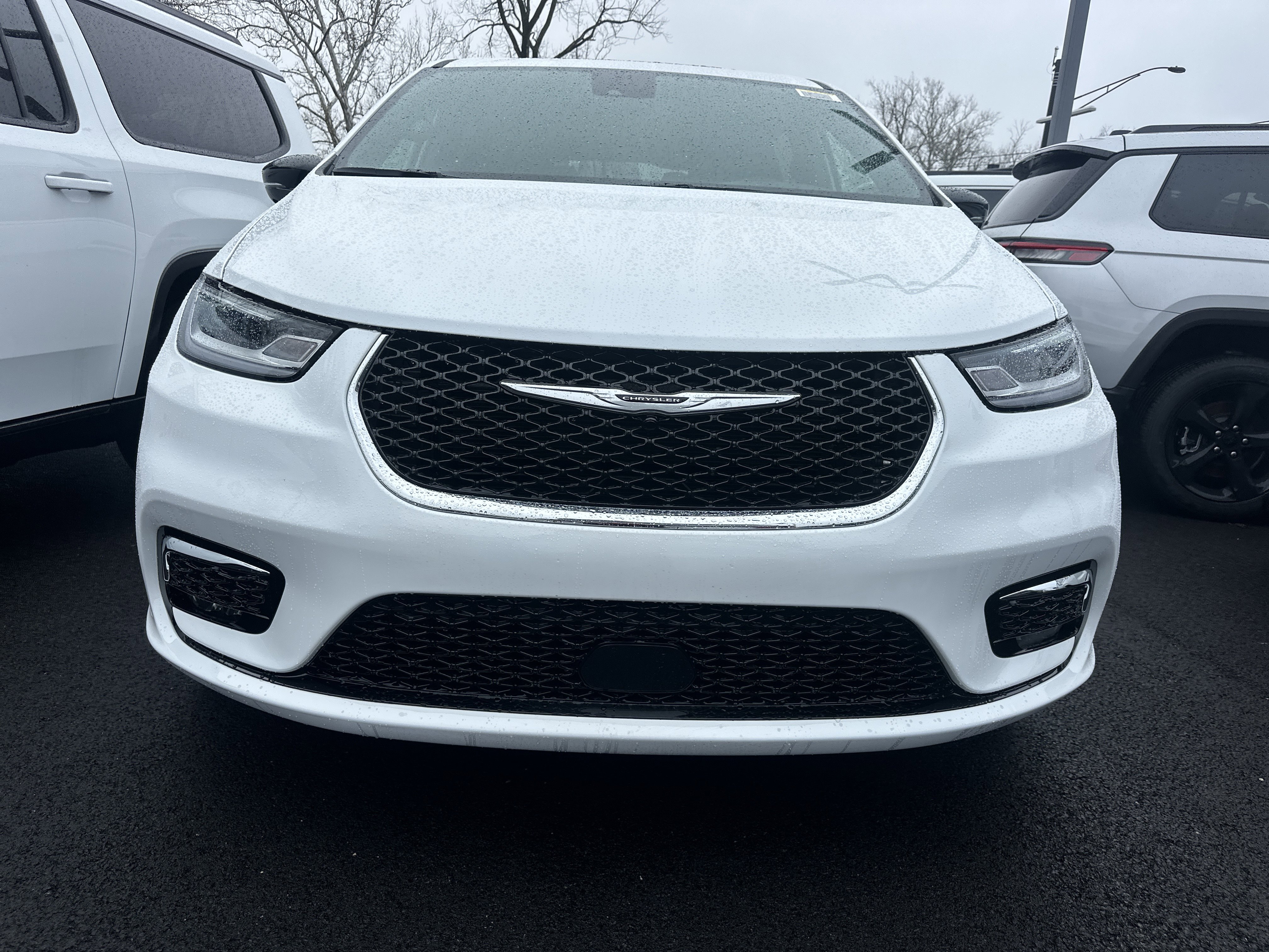 New 2026 Chrysler Pacifica Select AWD/4WD image 19