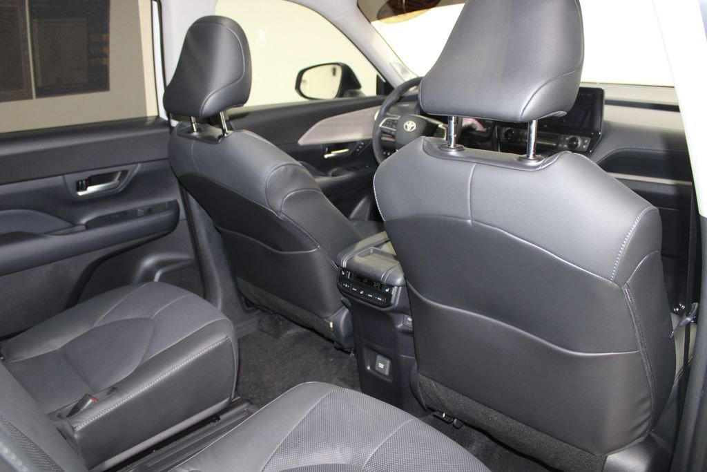 Used 2025 Toyota Grand Highlander Limited image 37