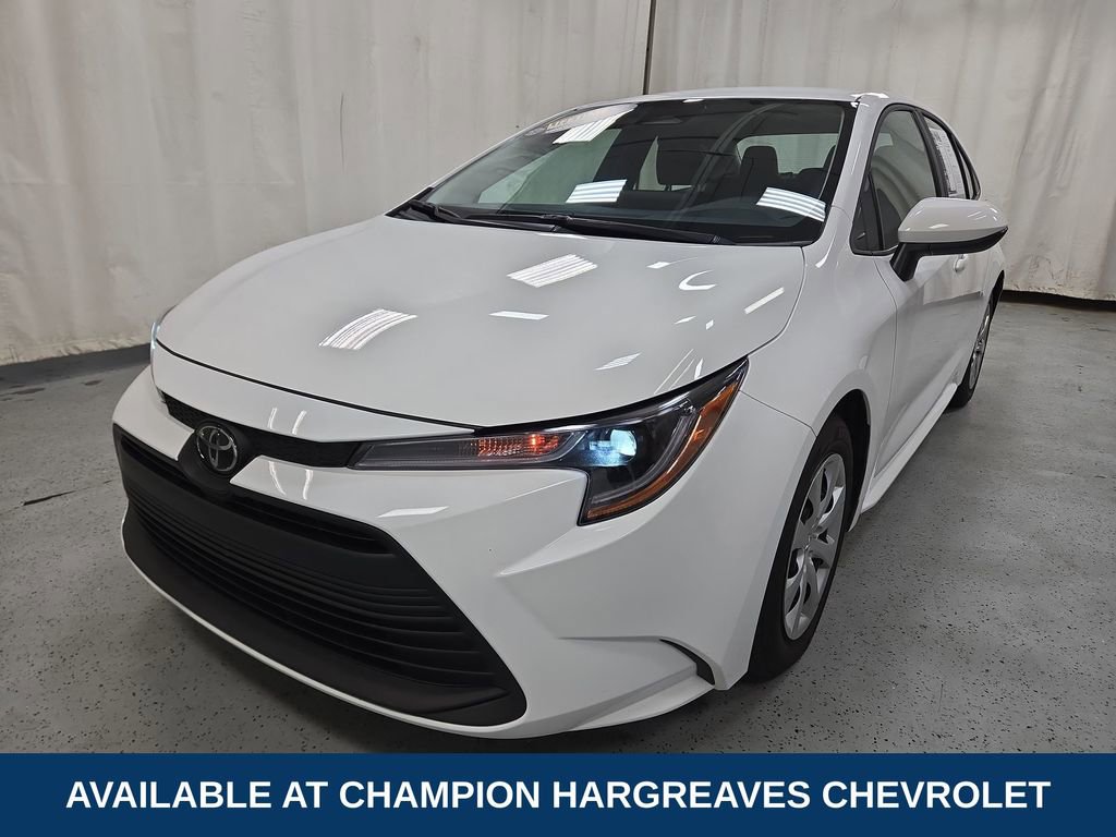 Used 2025 Toyota Corolla LE image 39